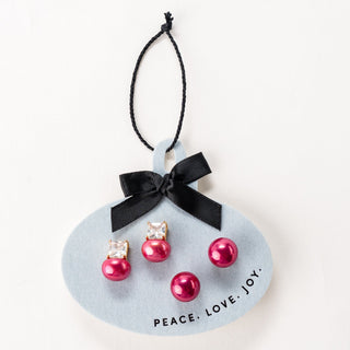 Noelle Pearl Holiday Post Duet