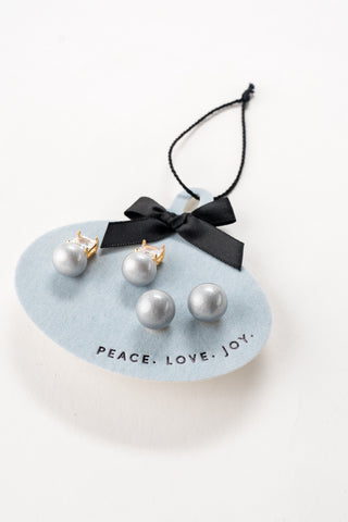 Noelle Pearl Holiday Post Duet
