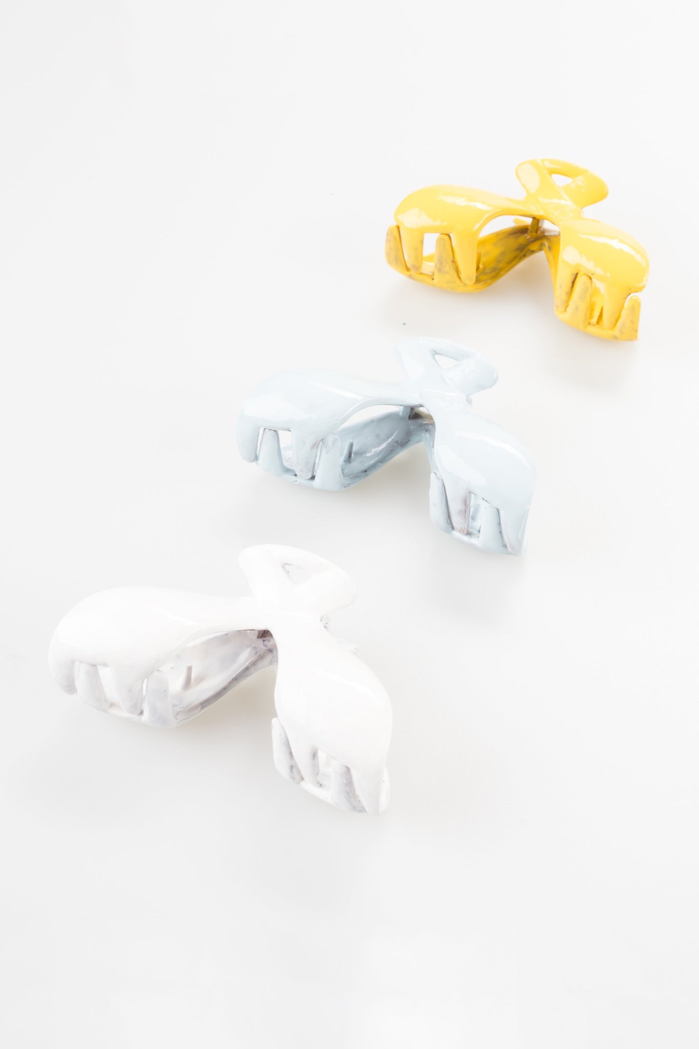 Nikki Enamel Clip